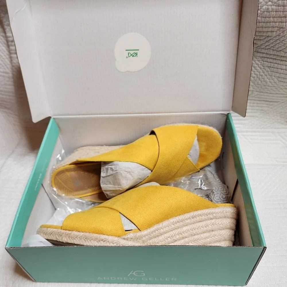 Andrew Geller Kimber Espadrille Wedge Sandal. Yellow faux suede.  Size 9.